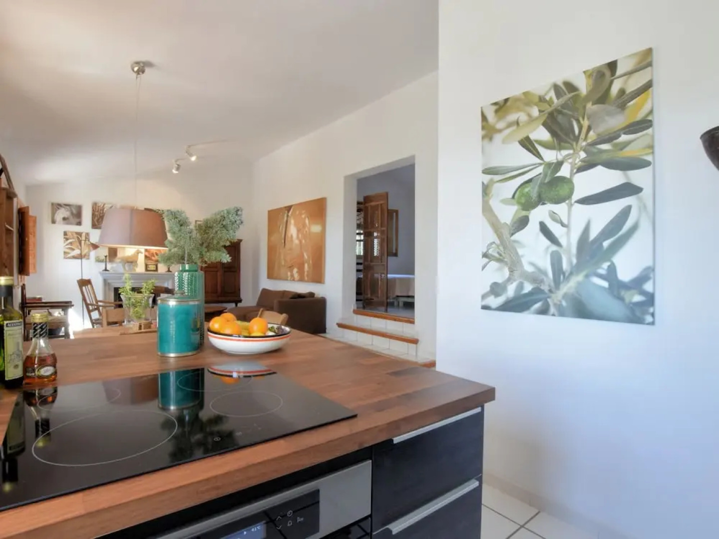 Splendid Villa With in Sayalonga Swimming Pool