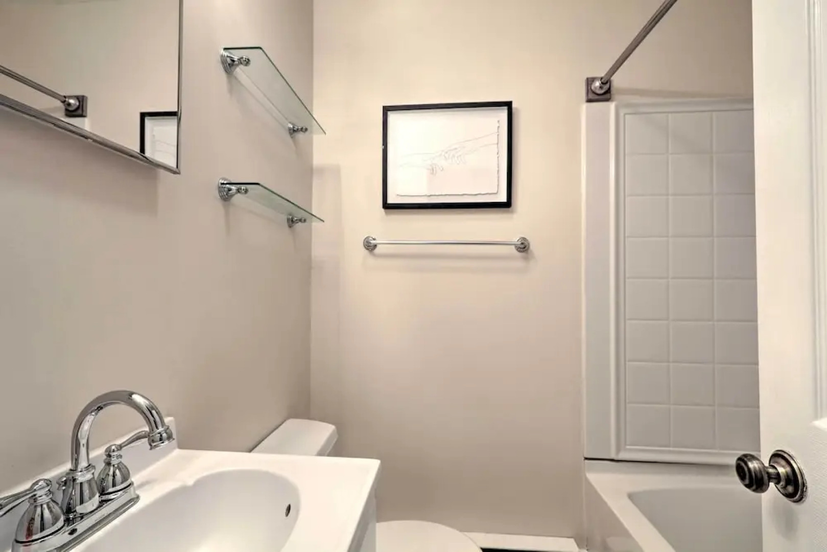 Cozy Lambertville Abode in the Heart of Downtown!