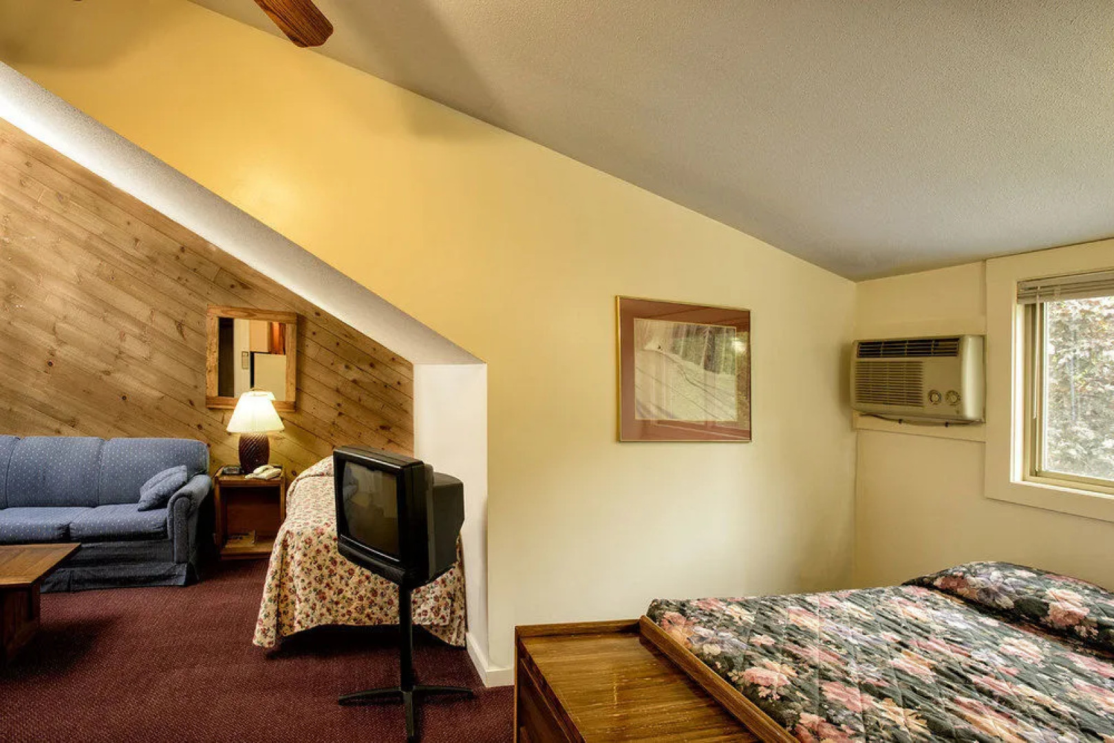 Snowy Owl Inn And Resort