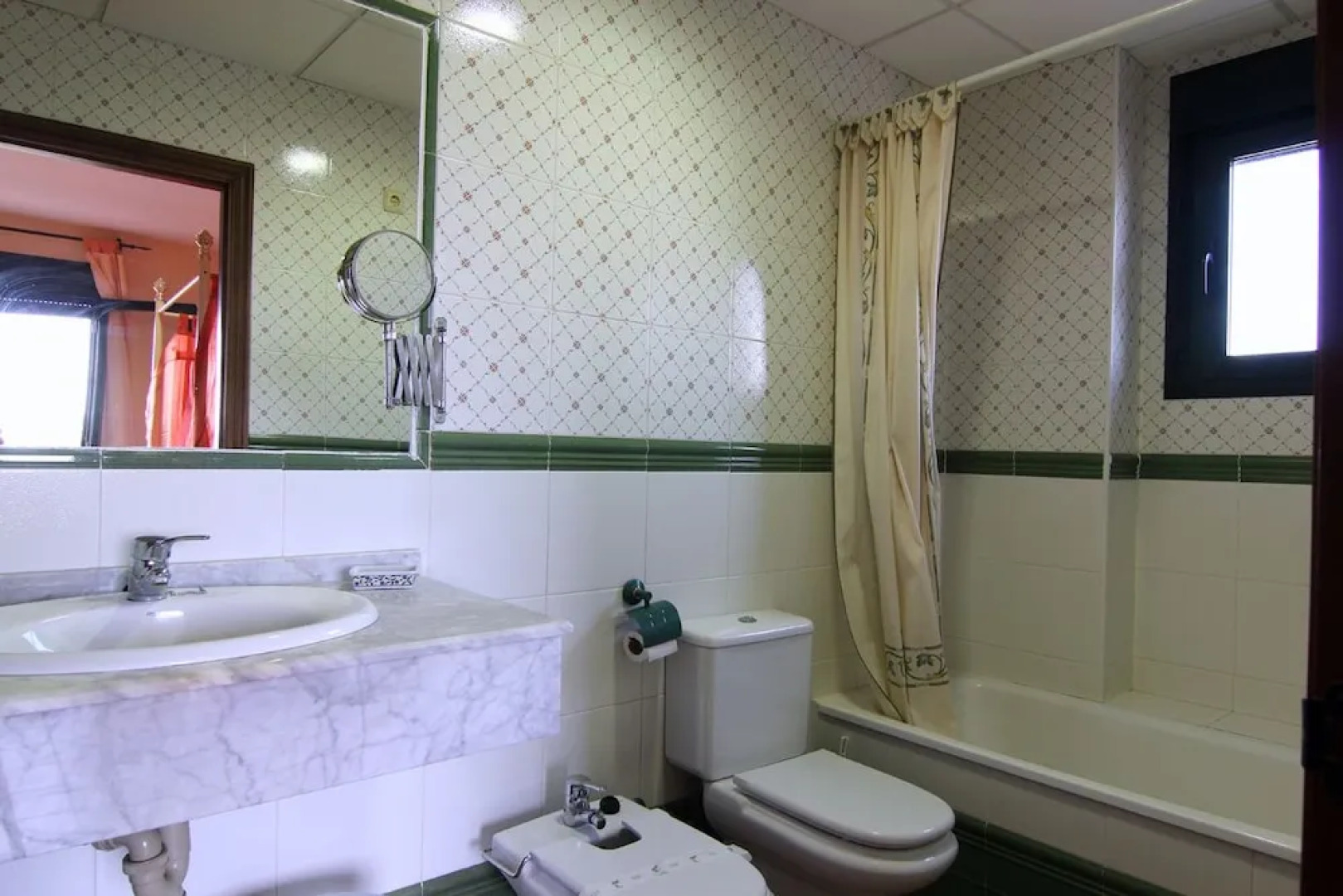 Hotel Rural Hojaranzos