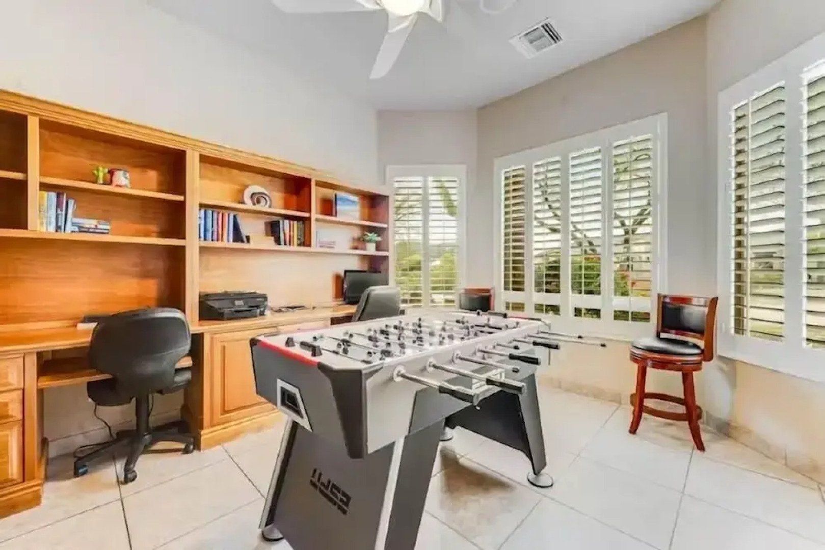 East Mesa Desert and Mountain Views: 5br, Pool