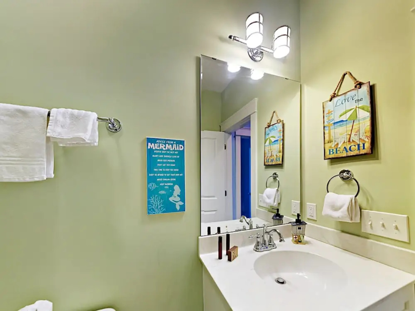 1418 Searay Home 4 Bedrooms 3 Bathrooms Home