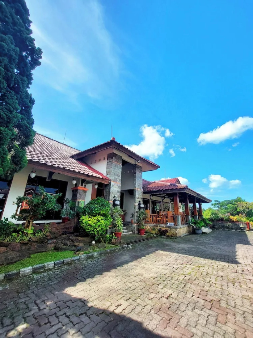 Capital O 1256 Sangga Buana Resort and Convention Hotel