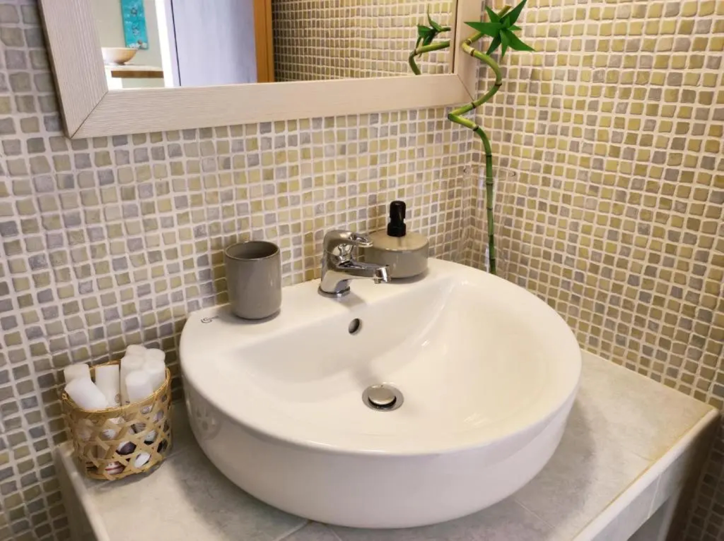Thalassa Apartments & Studios
