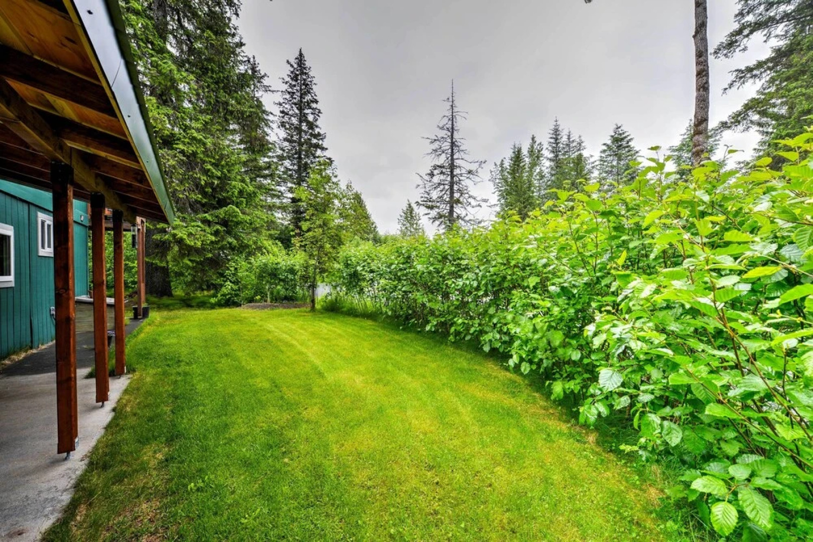 Seward Studio w/ Deck, Outdoor Dining & Mtn Views!