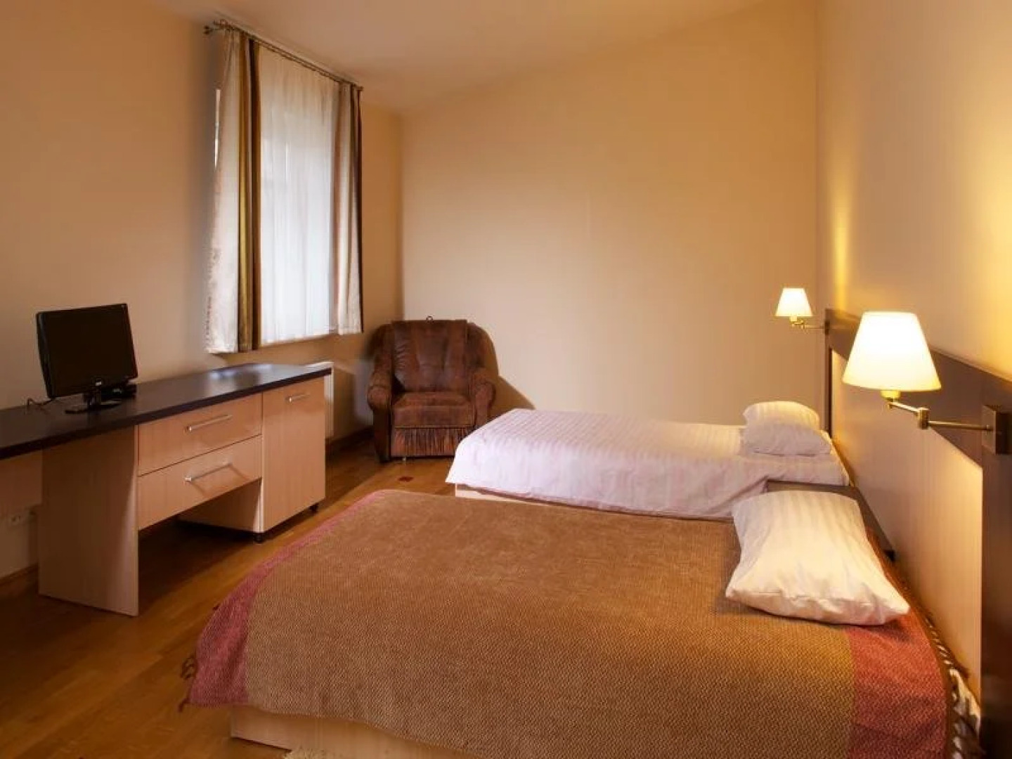 Mini-Hotel Under The Roof