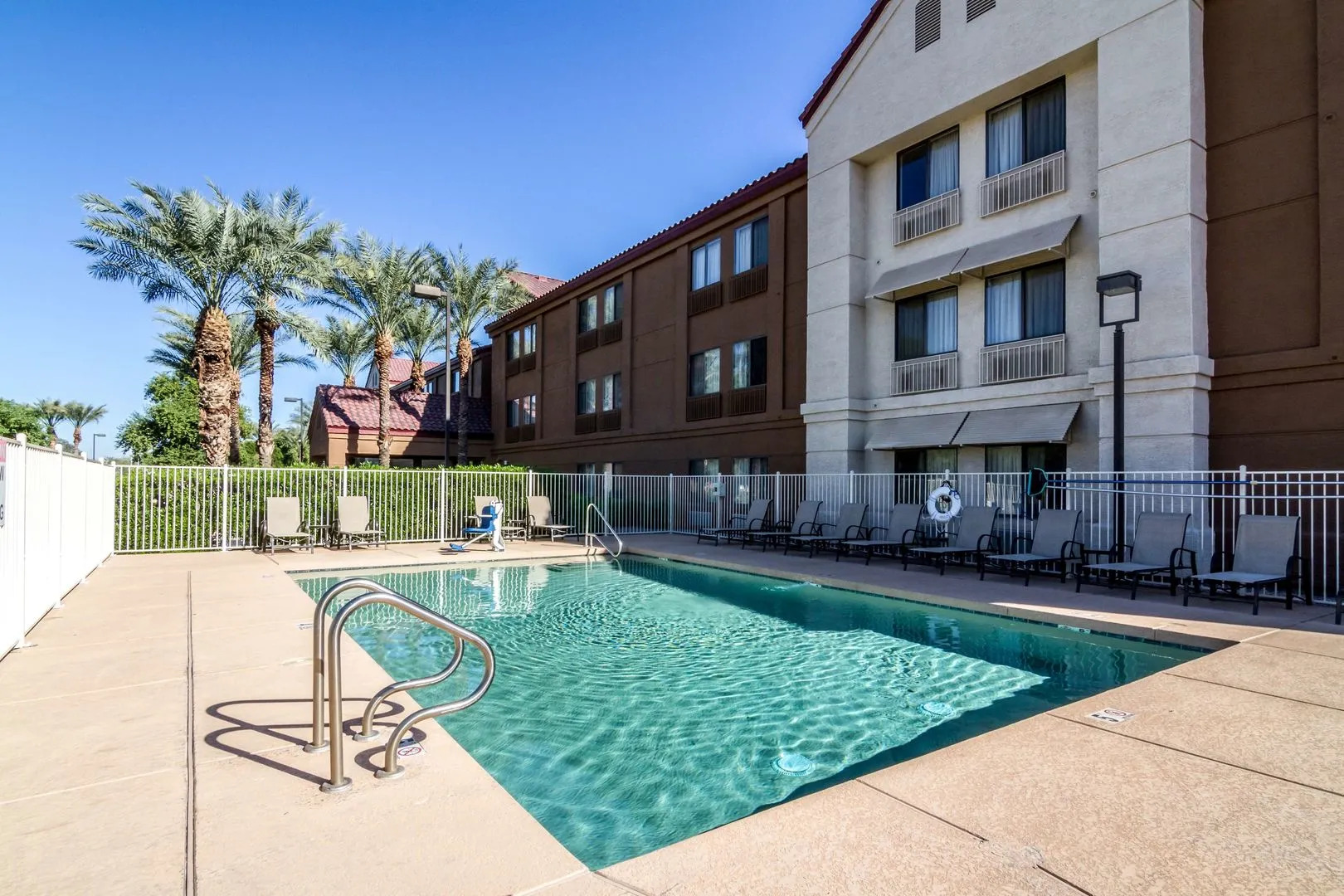 Red Roof Inn PLUS+ Tempe - Phoenix Airport