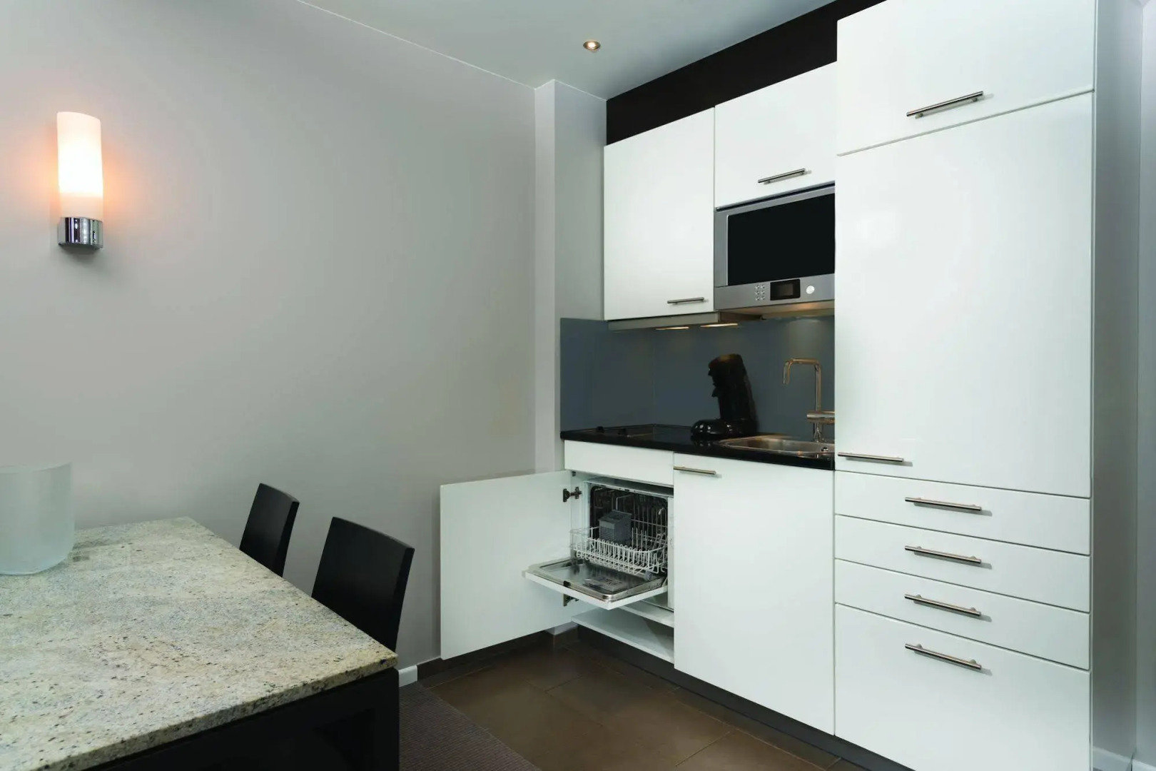 Adina Apartment Hotel Frankfurt Neue Oper