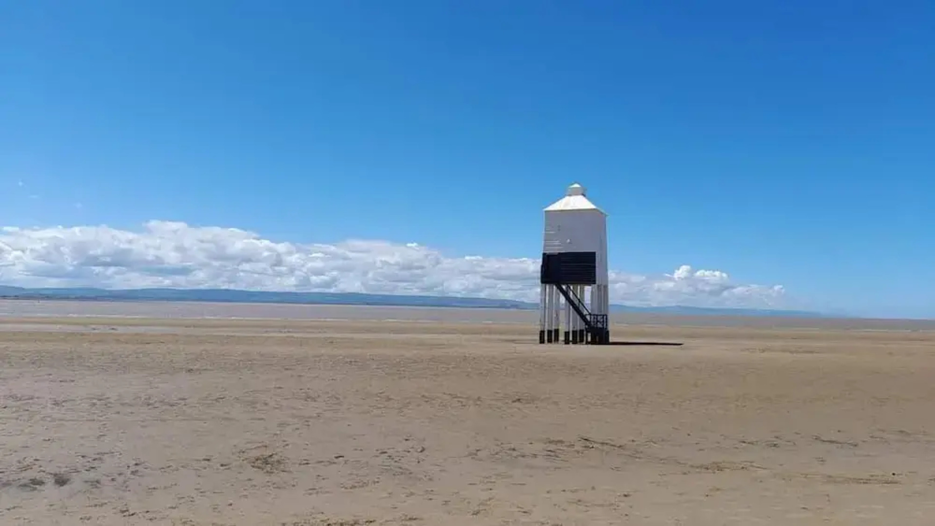 Cozy Coastal Retreat in Brean