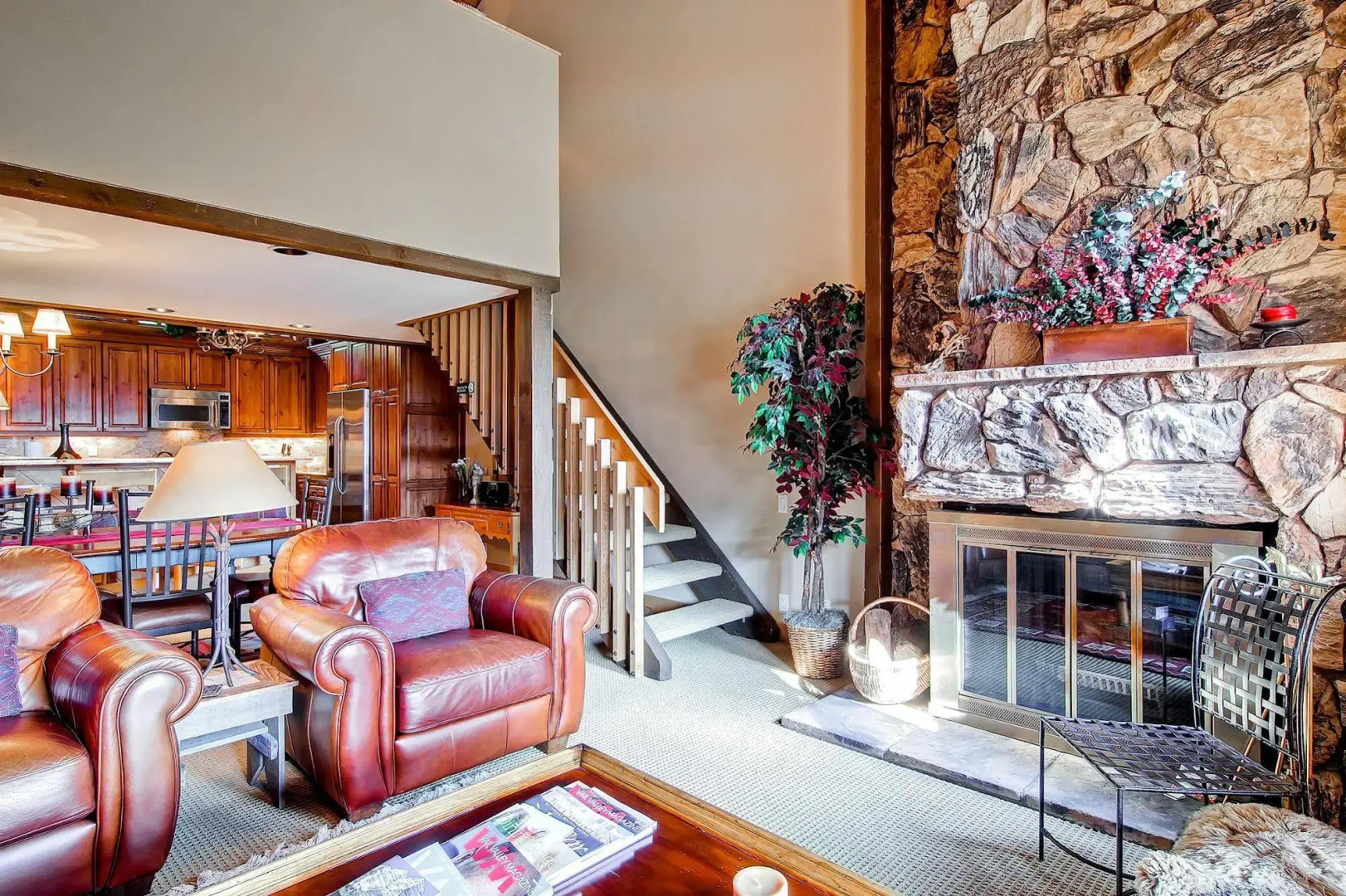 Ridgepoint Townhomes by East West Hospitality