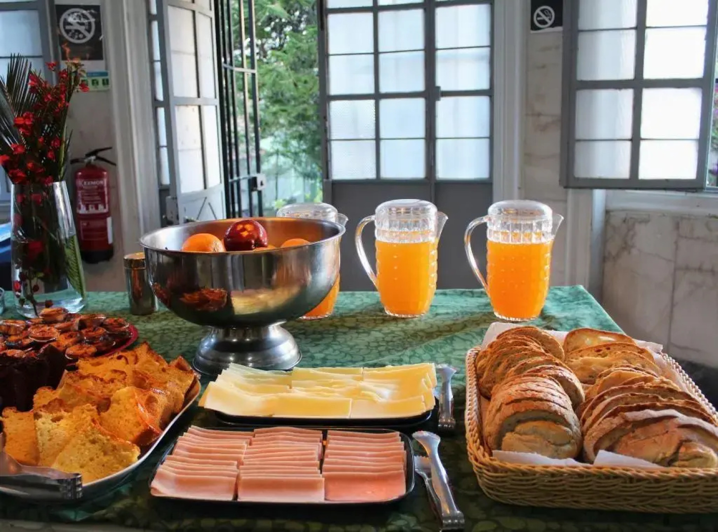 Sant Jordi Hostels Lisbon