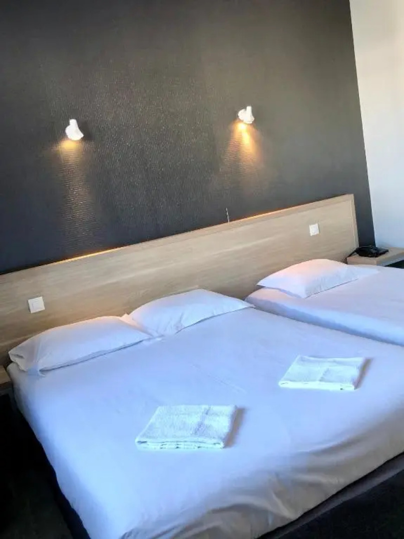 Hôtel le Bretagne et Restaurant Le Papillon