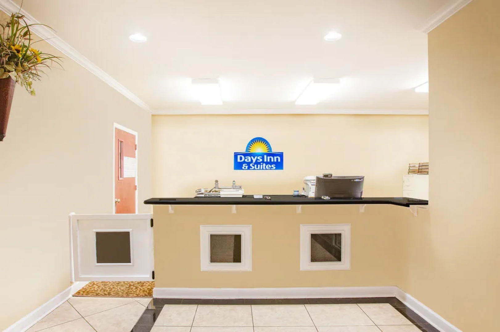 Days Inn & Suites - Cabot