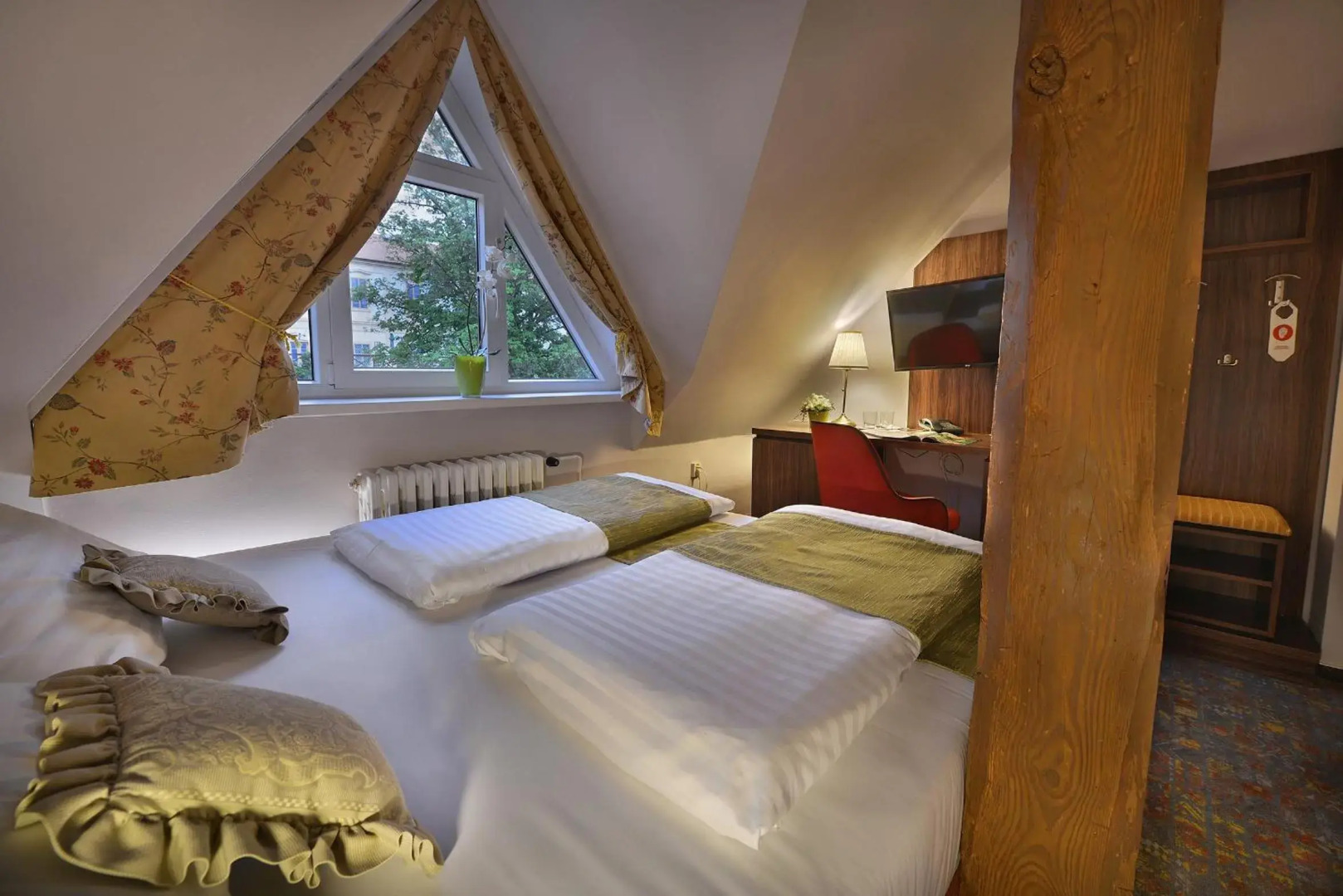 Maximilian Lifestyle Resort