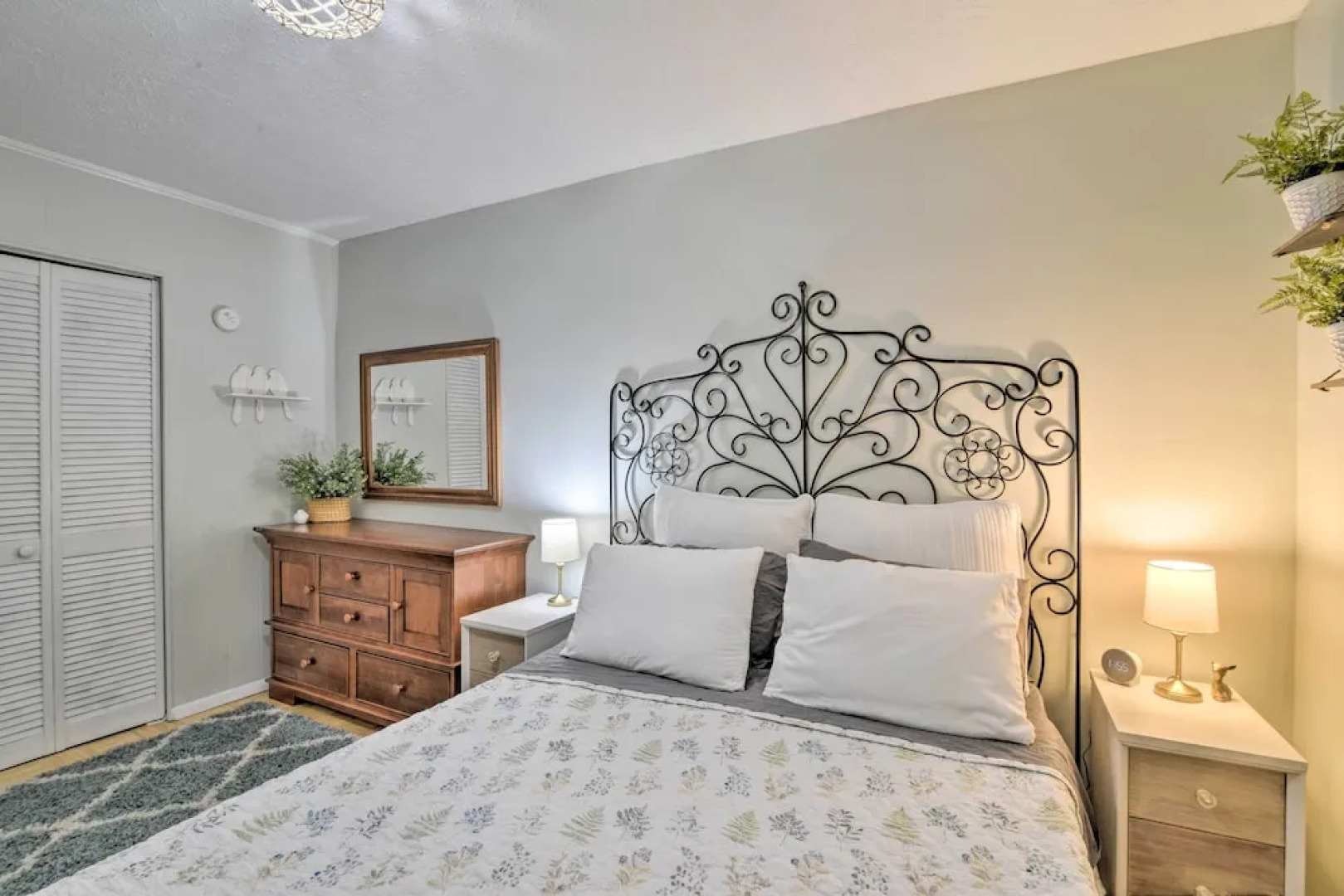 Enchanting Family House w/ Balcony < 3 Mi to Wvu!