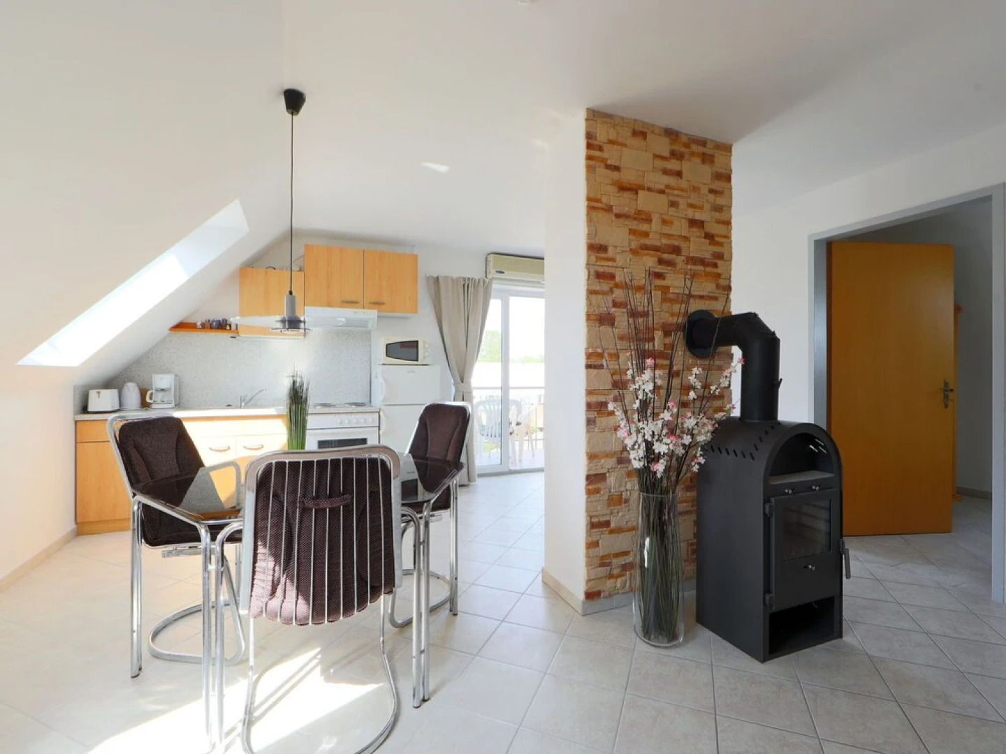 Amarillo 3 Balatonm Riaf rd