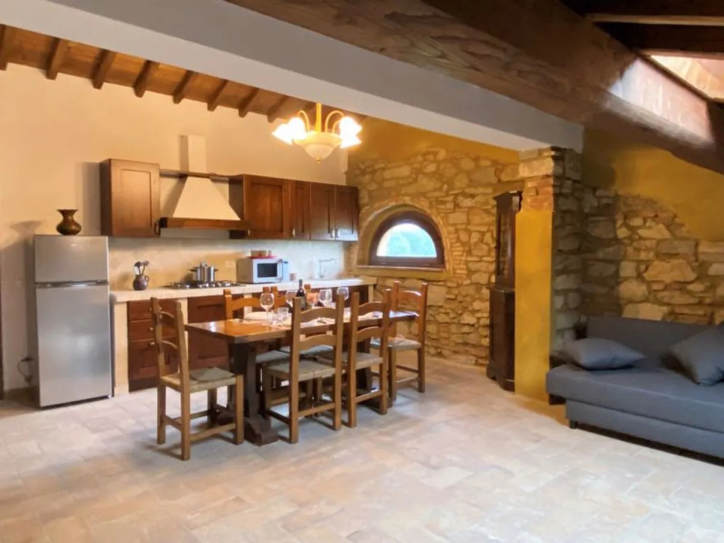 House Aves Guardistallo