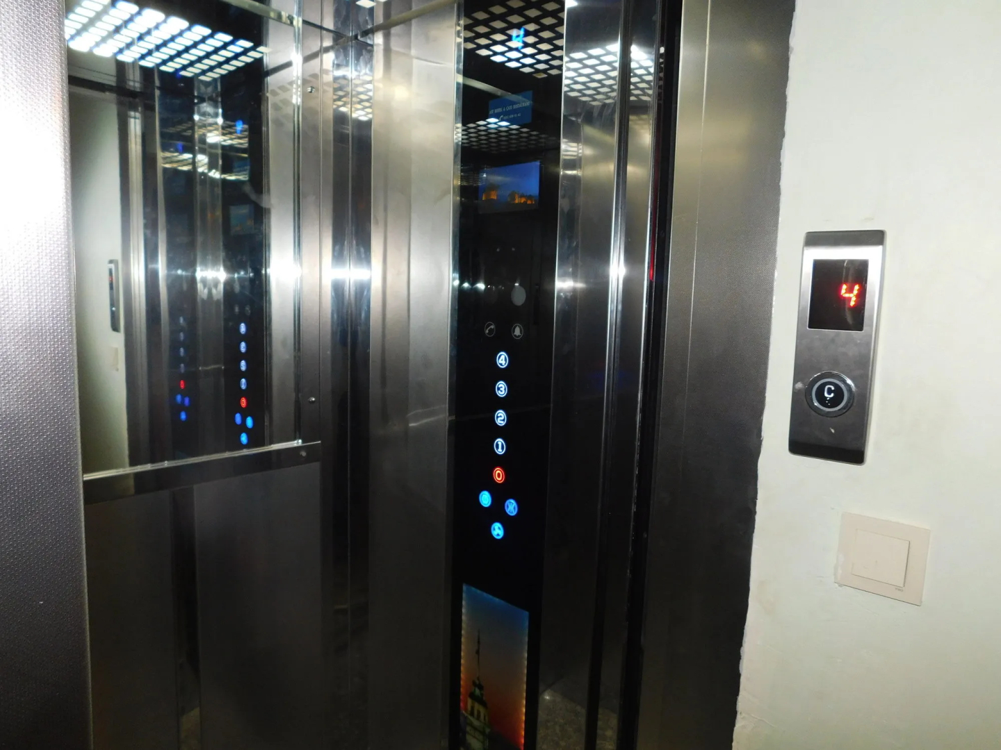 Ast Hotel