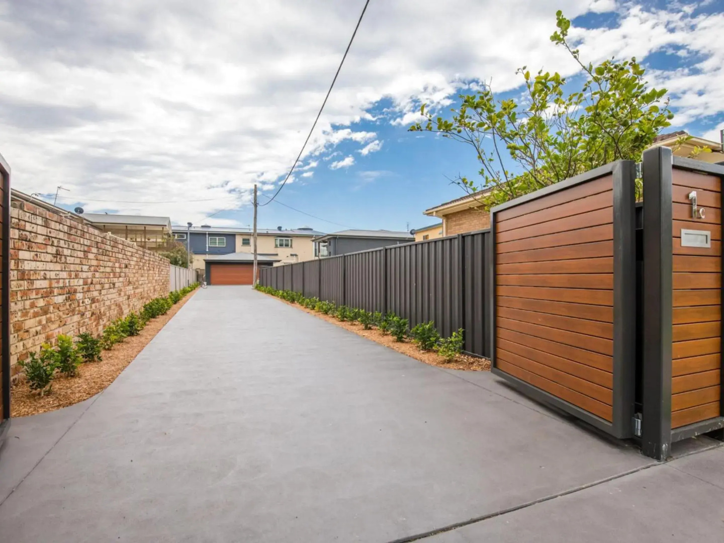 Vukeville, Vincentia - 4pm check out Sundays, except Peak Season