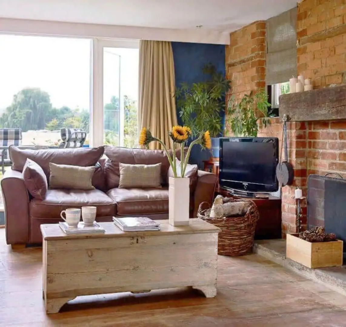 A pet-friendly converted chapel with charming features near Uffington