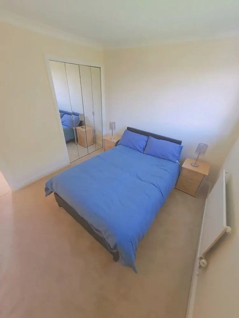 Bright and Spacious Holiday Home in Bradley Stoke