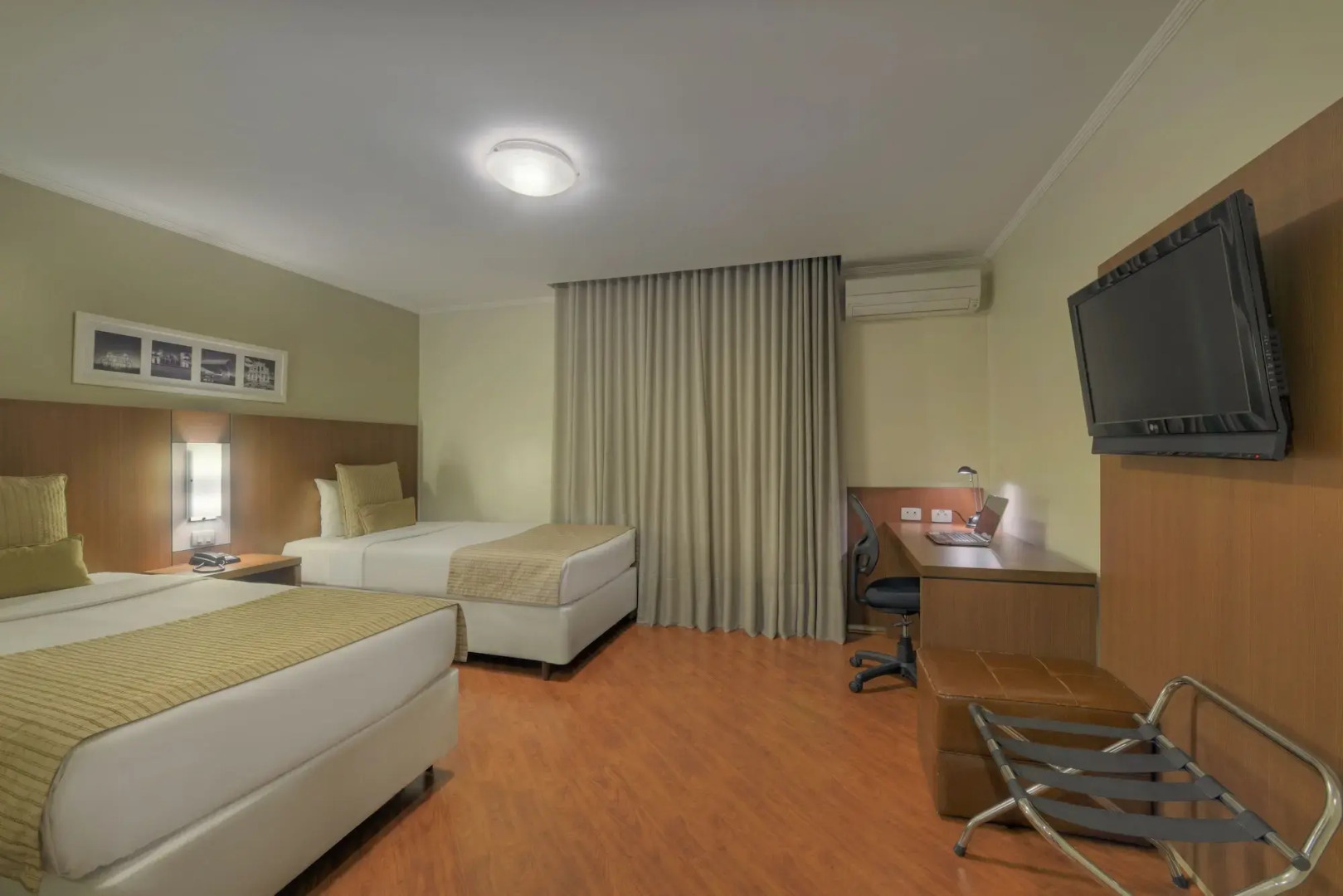 Hotel Deville Curitiba