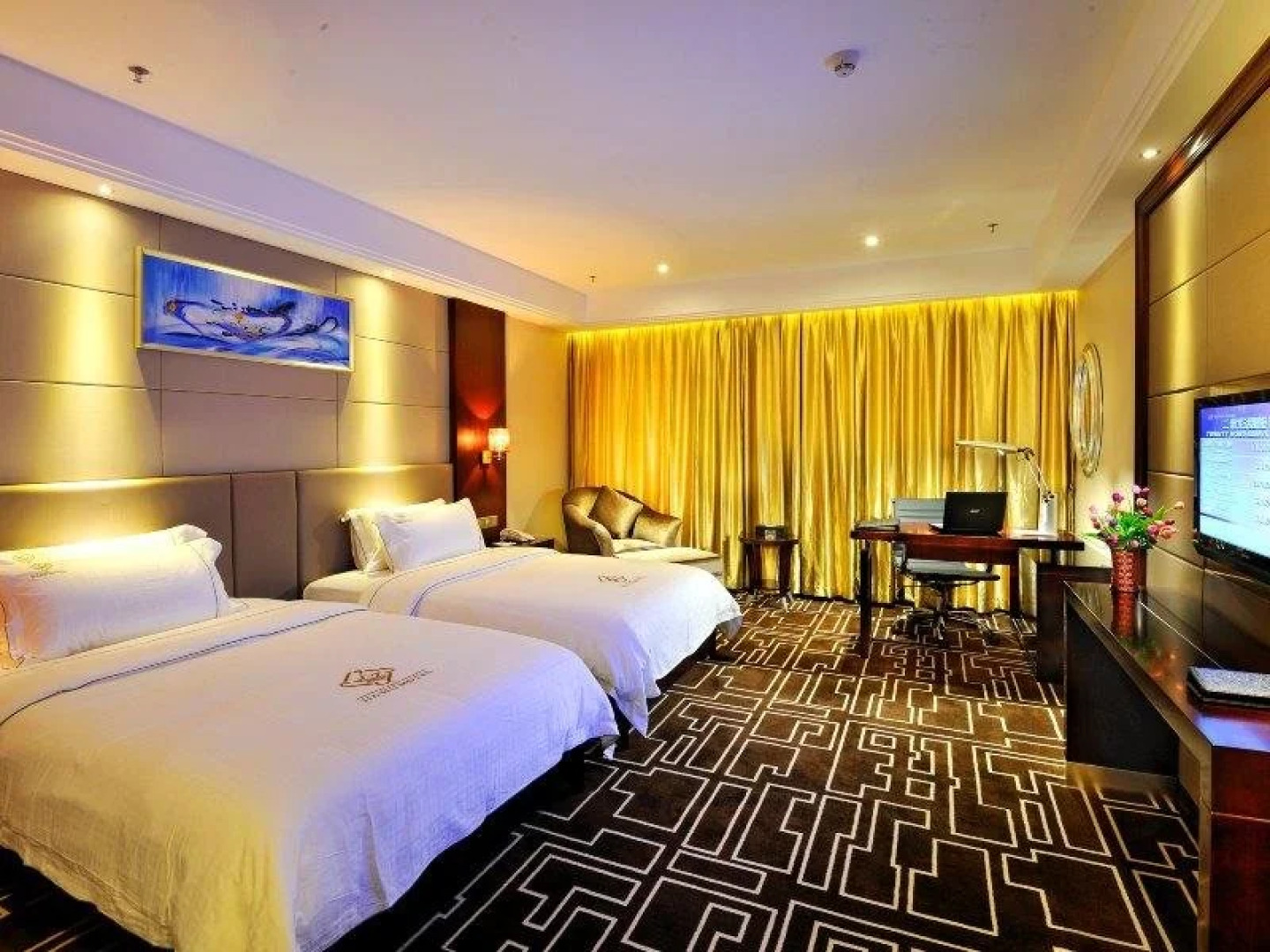 Jiahu International Hotel