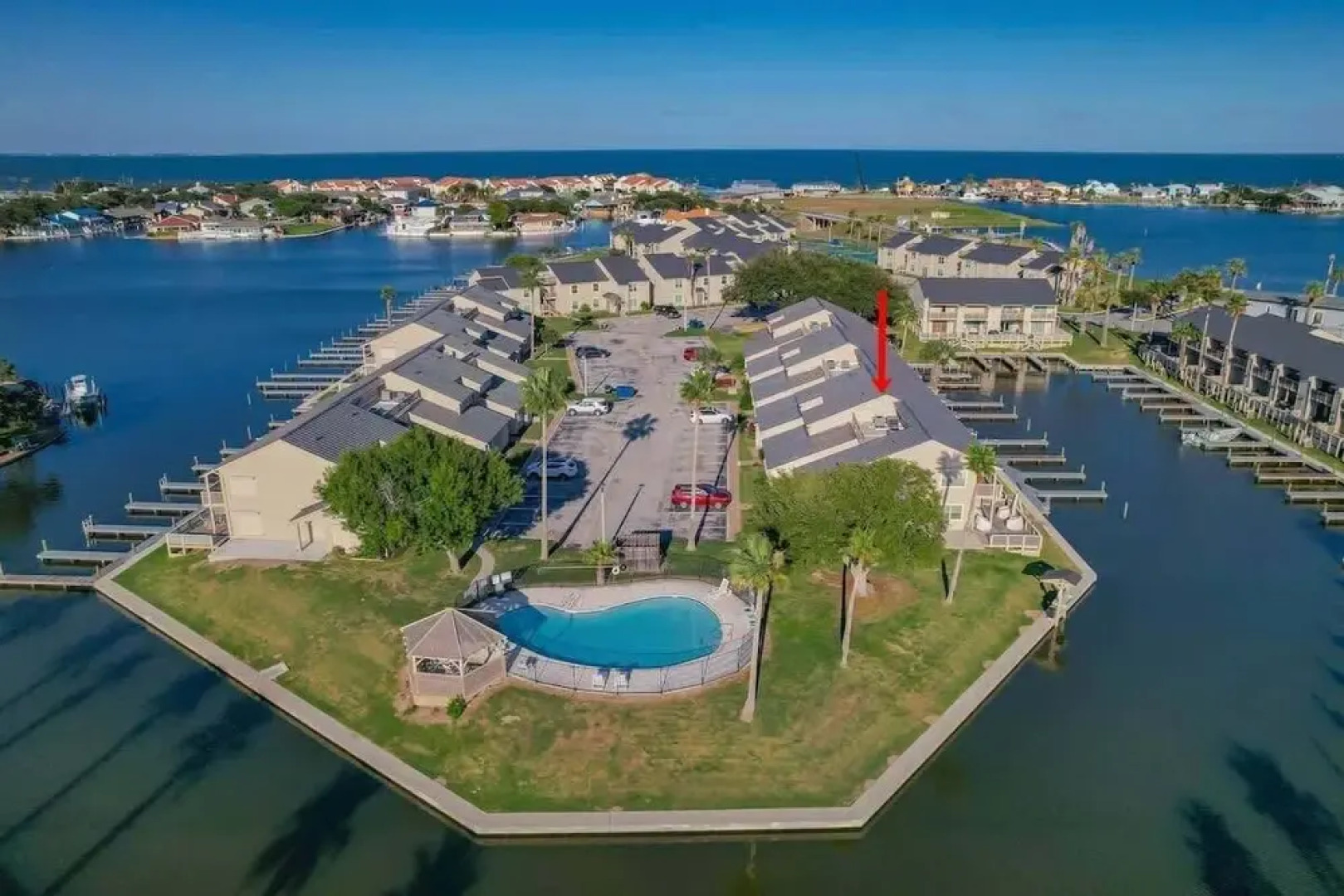 Seaside Cottage With Water Views!
