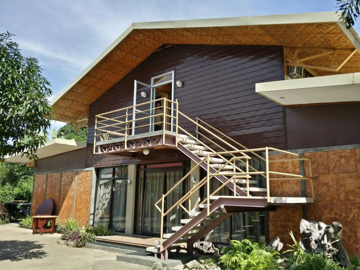 Lola Corazon Leisure Farm