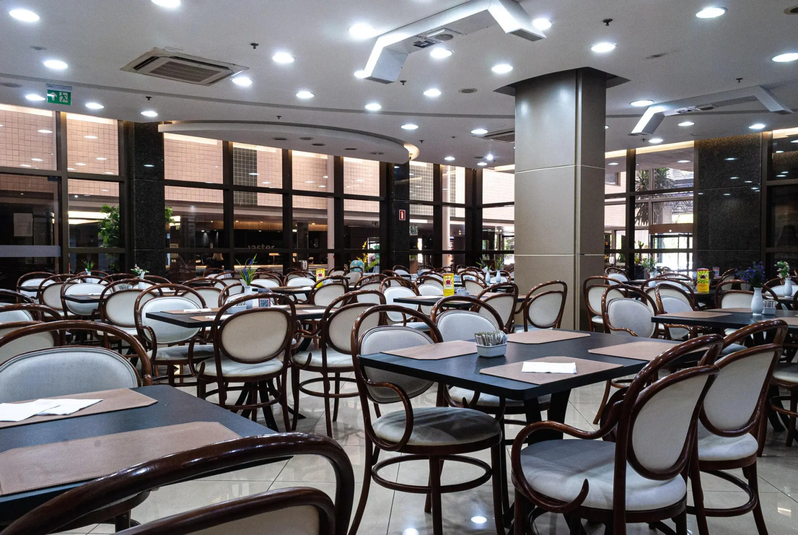 Master Porto Alegre Hotel - Av Carlos Gomes, Proximo Consulado Americano