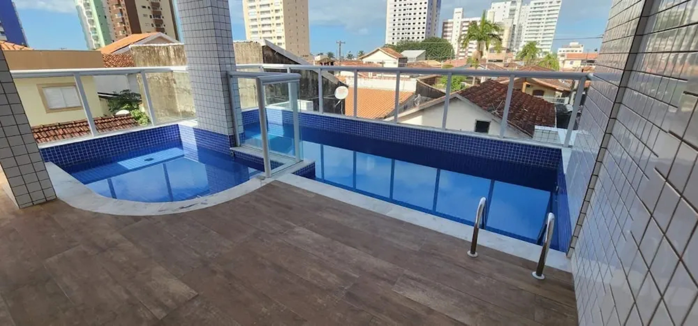 Lindo apto com piscina em Praia Grande