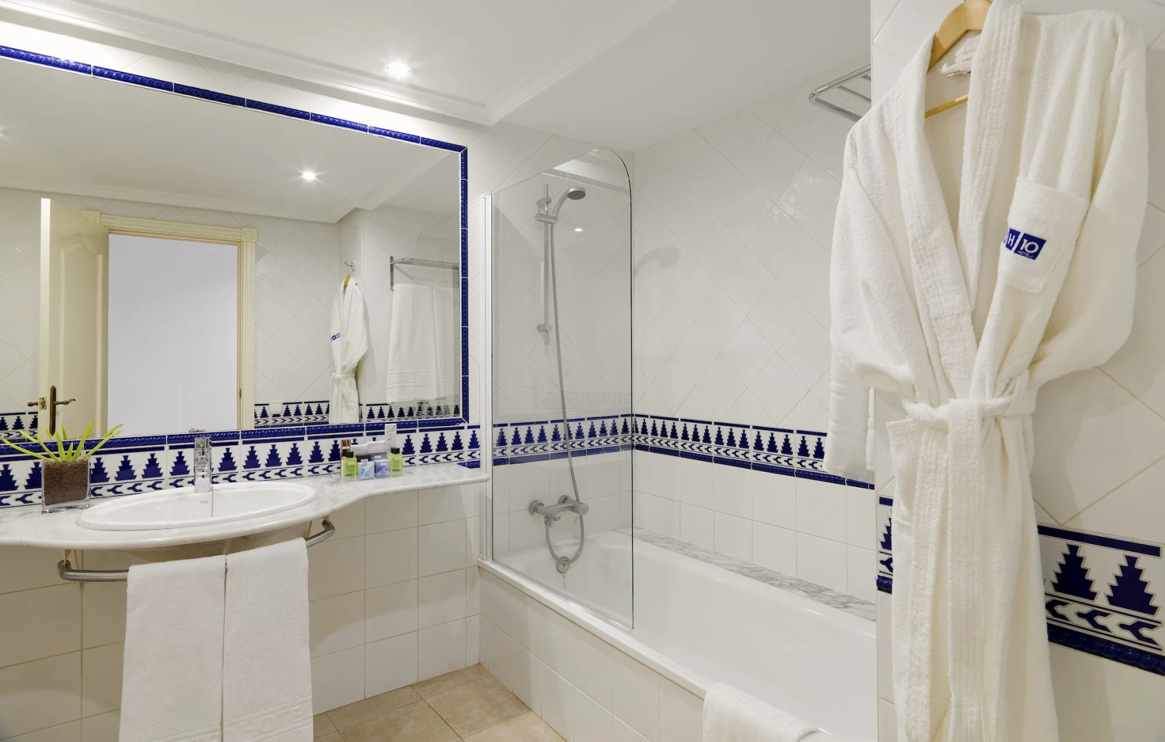 H10 Timanfaya Palace