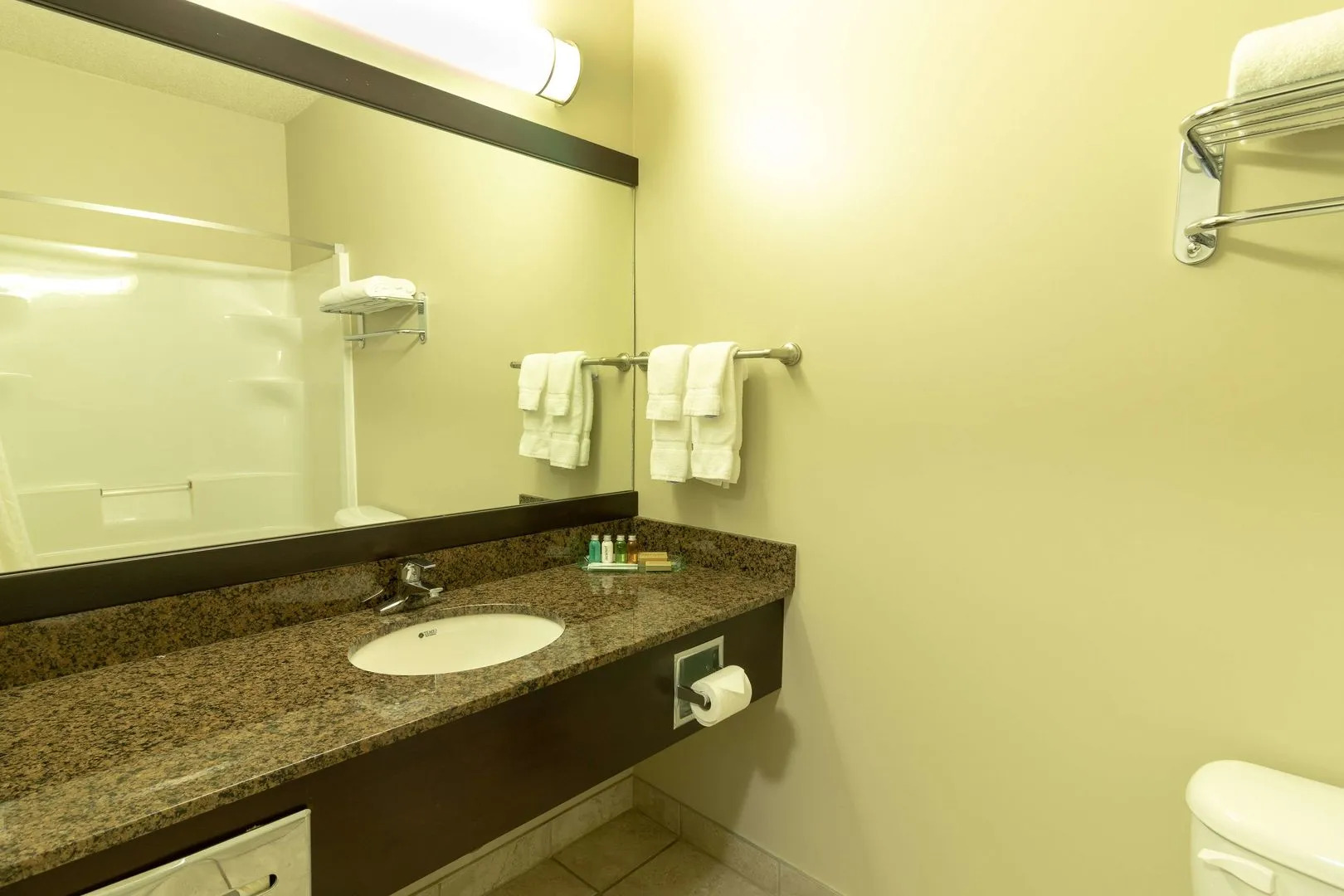 BCMInns Lac La Biche