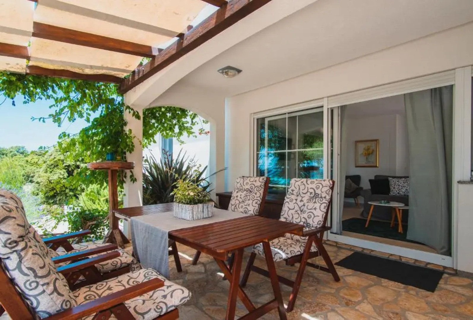 Beautiful house next to the sea