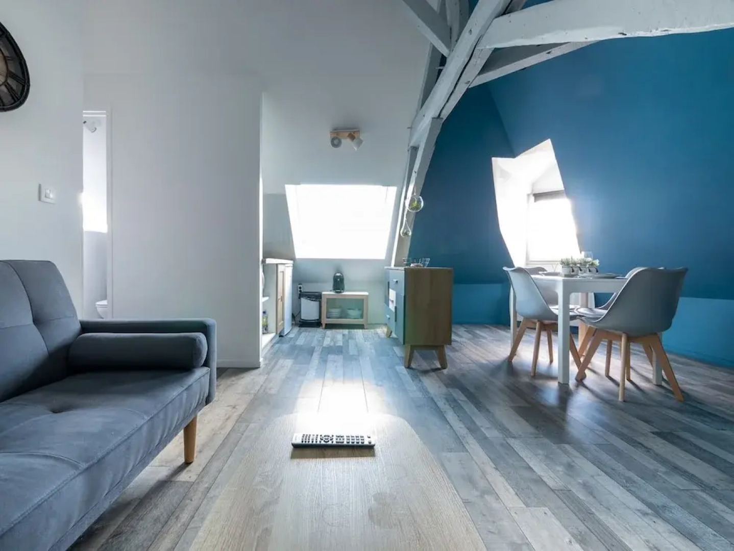 Chic Apartment Near City Center