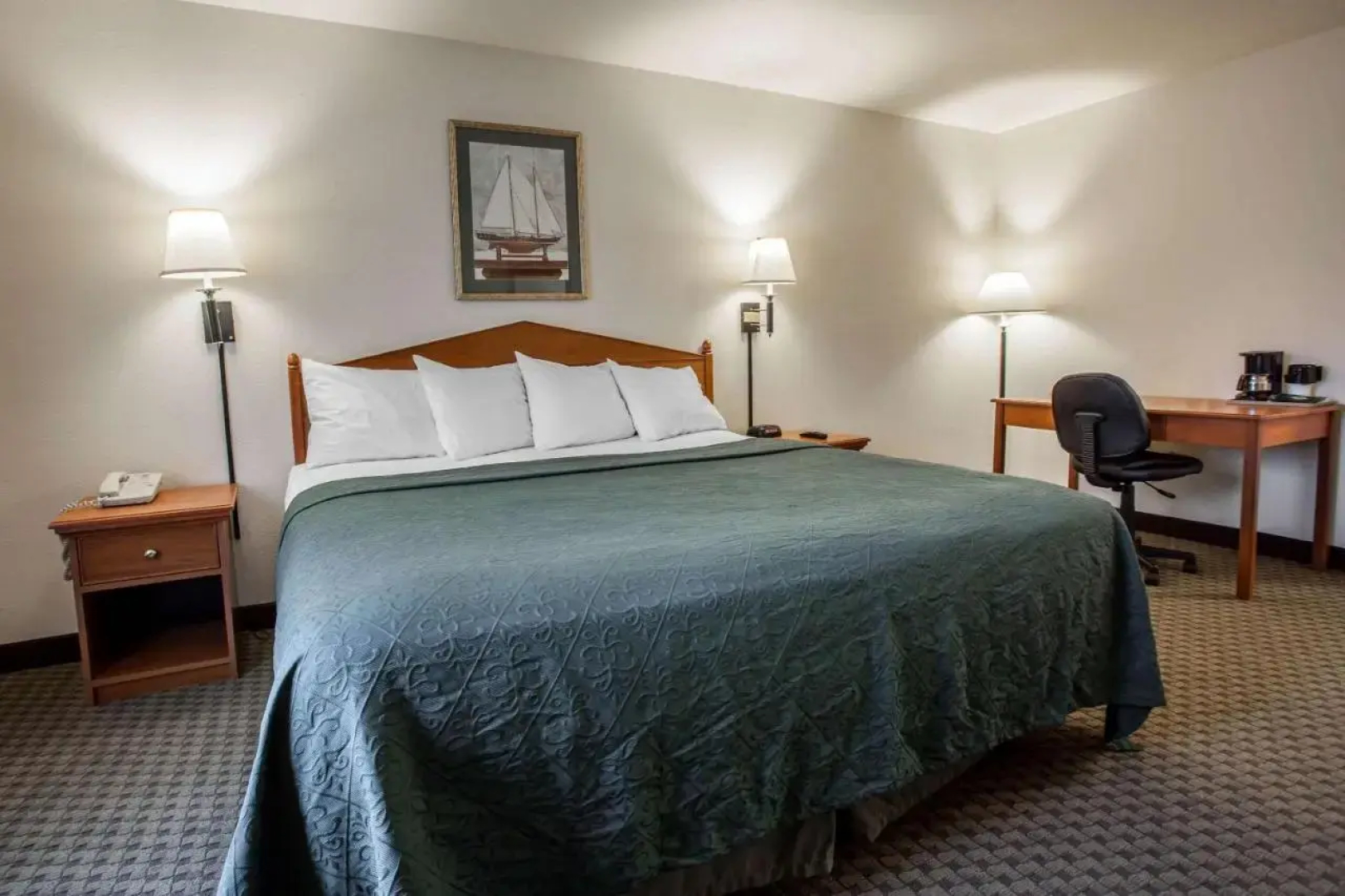 Quality Inn & Suites - 3 Stars