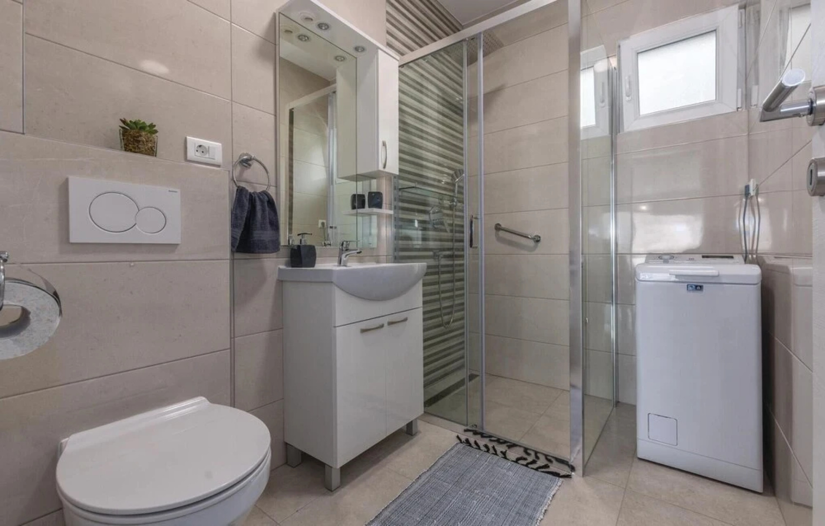 Nice Home in Srinjine With 2 Bedrooms, Wifi and Outdoor Swimming Pool