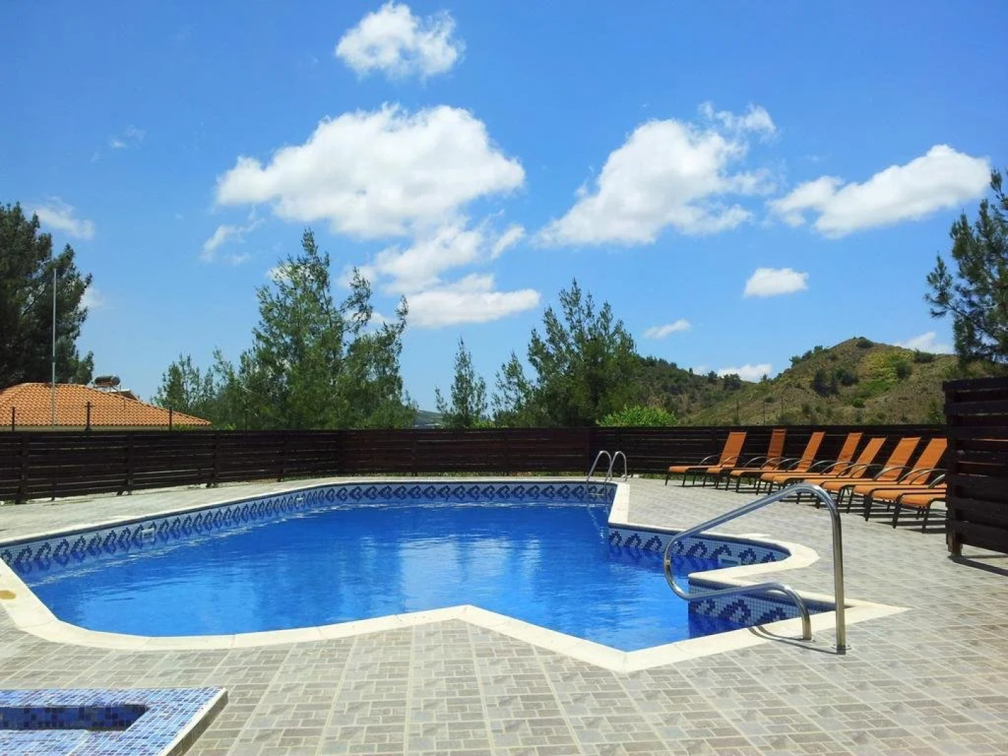 K H G Stone Wood Cottages