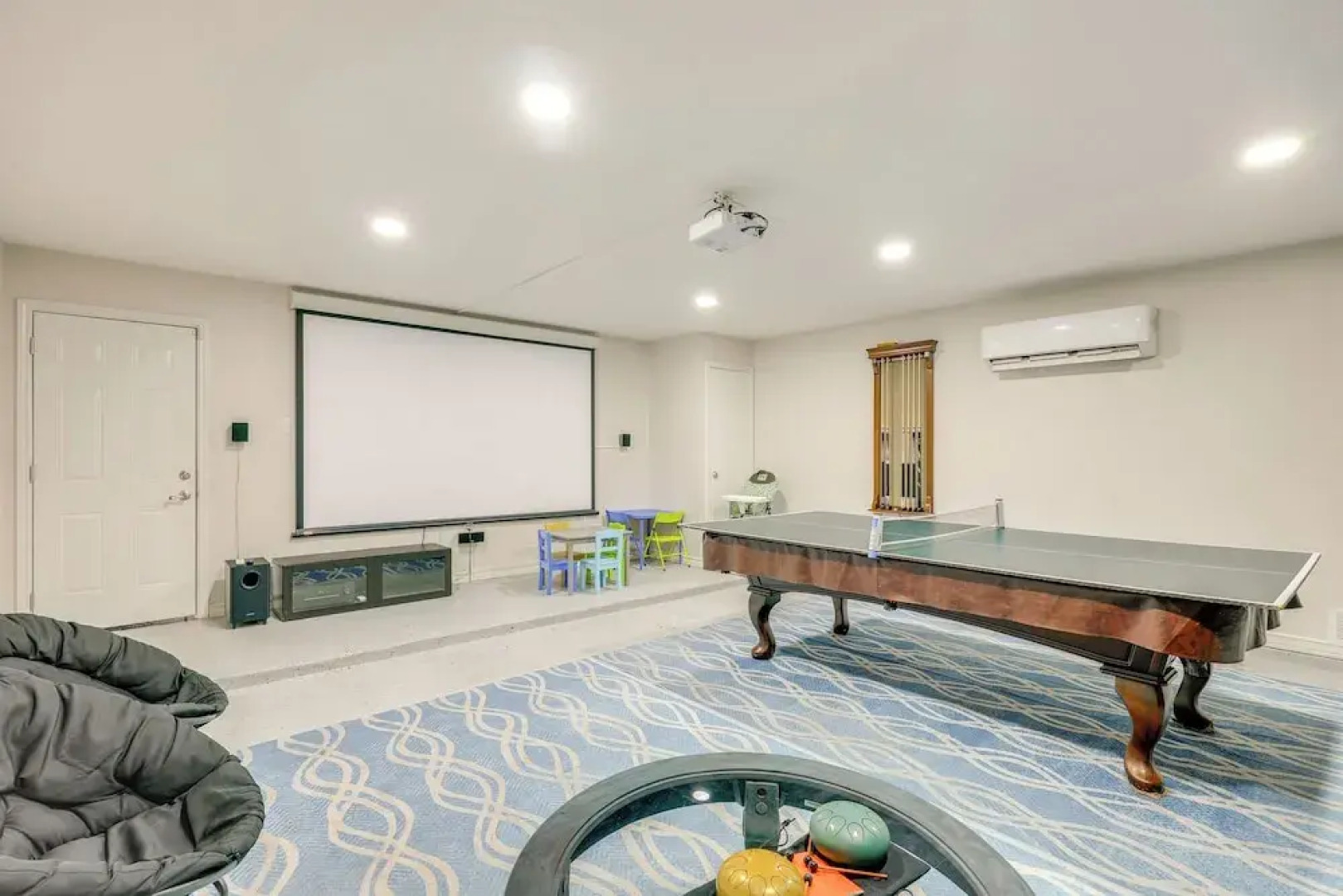 Hot Tub & Game Room: Spacious Live Oak Home!