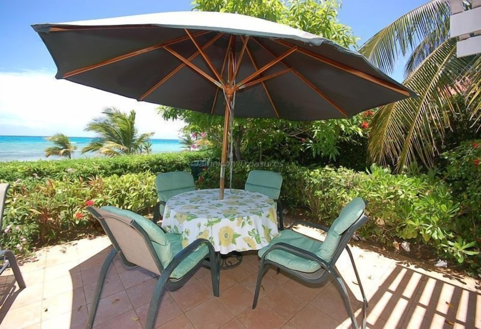 Ebb Tide, 4BR by Jamaican Treasures