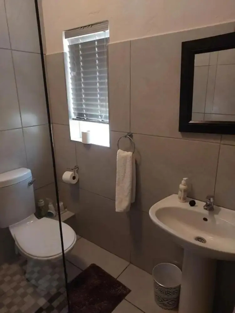 Charming 3-bed House in Beaufort West