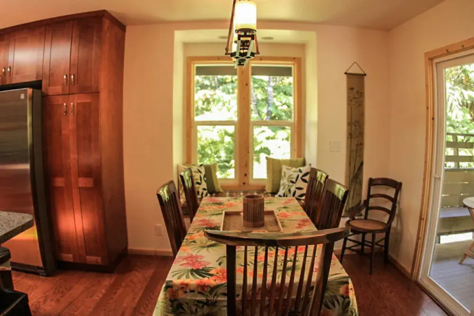 Hale OnaOna by Hawaii Volcano Vacations