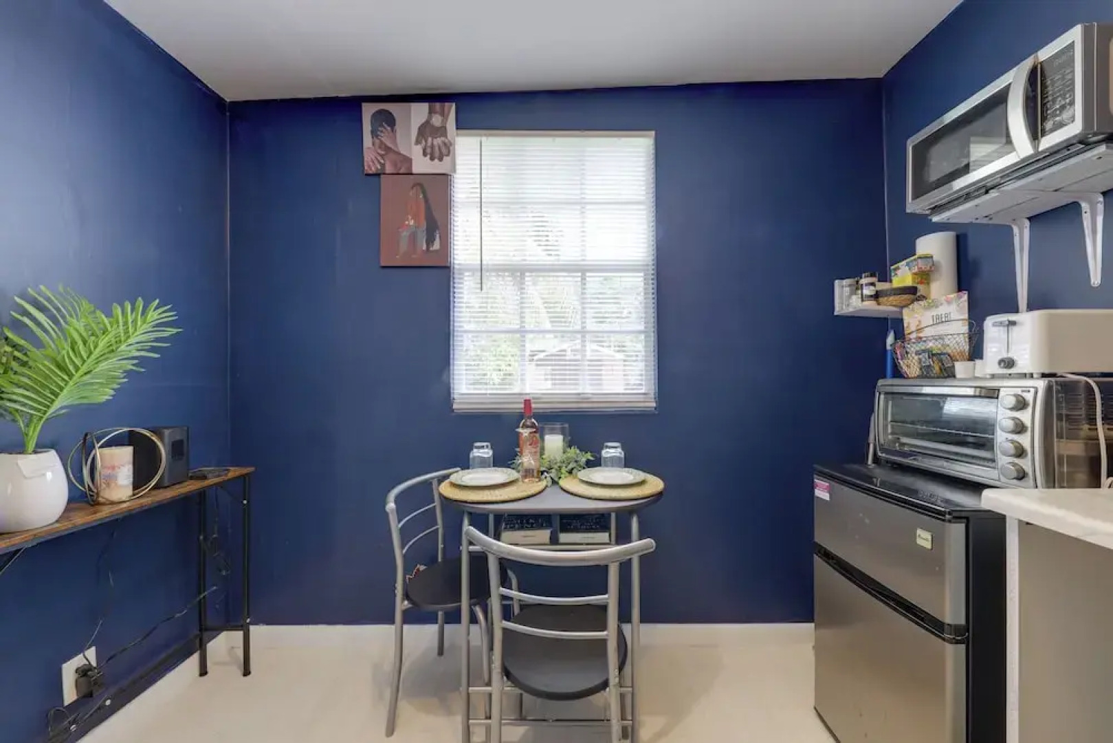 Pet-friendly Fort Lauderdale Home: 8 Mi to Beach!