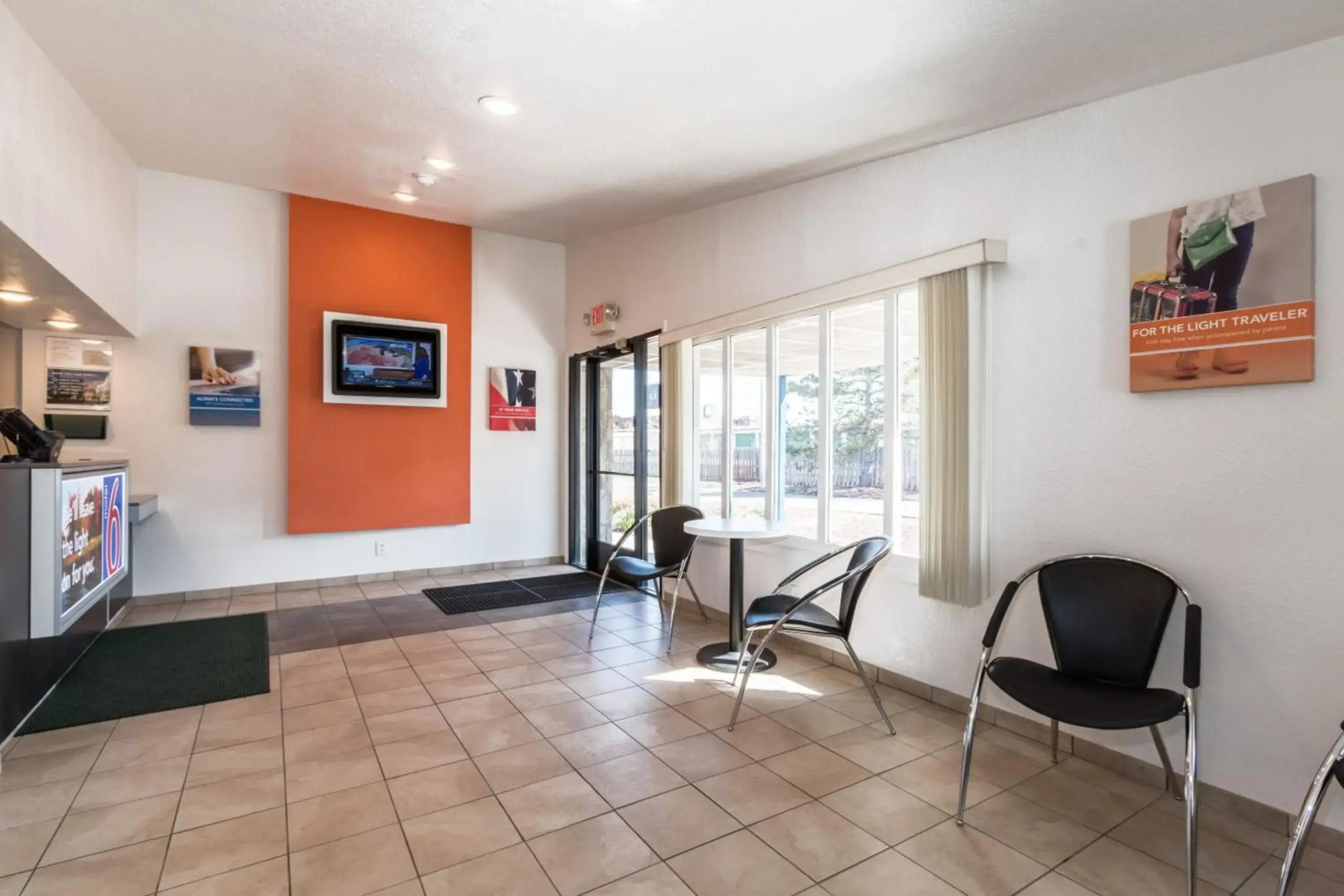 Travelodge by Wyndham Lansing