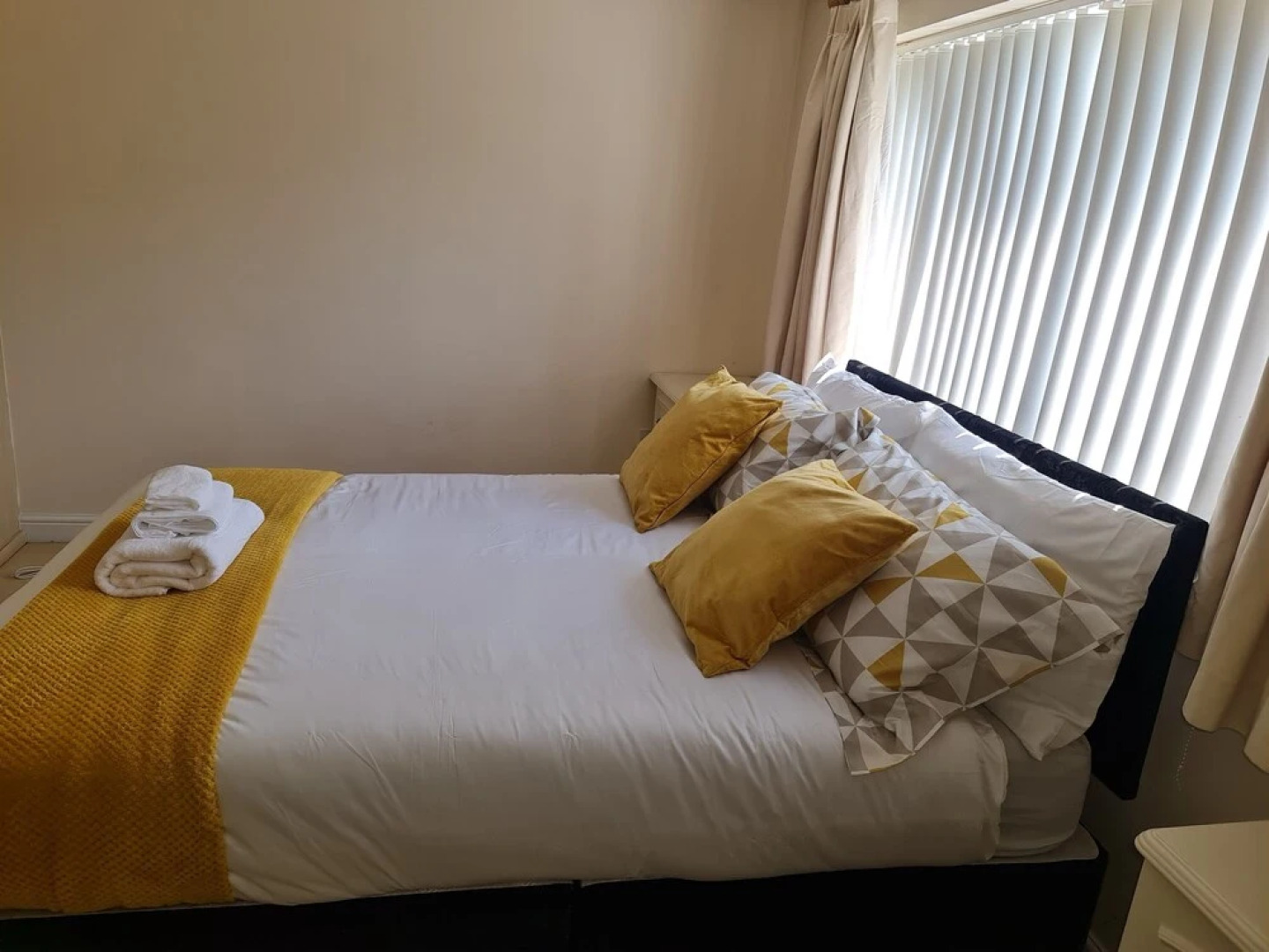 Stunning 4-bed House in Walsall