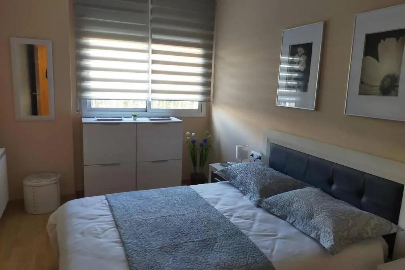 Apartamento para 5 personas frente al mar con piscina y parking