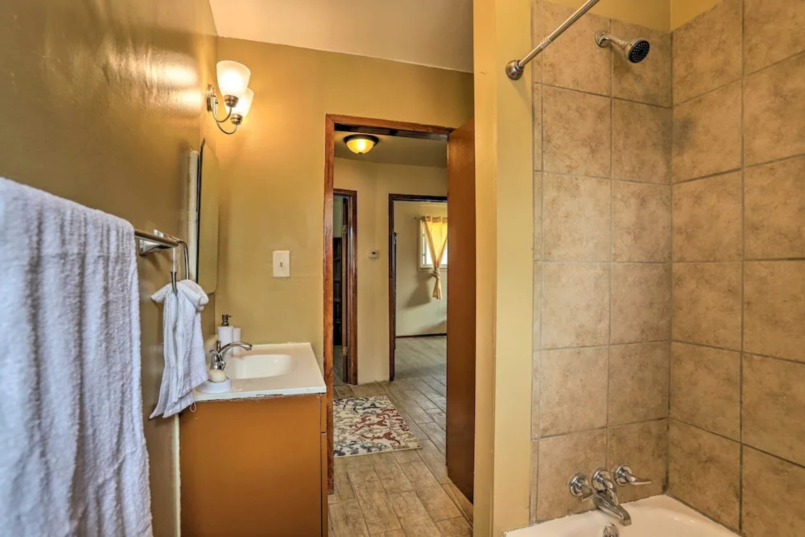 Lovely Royal Oak Unit < 10 Min to Vibrant Downtown