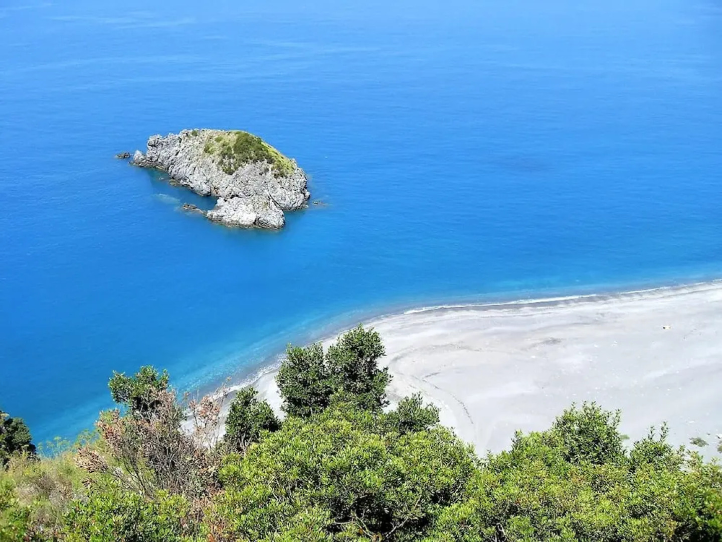 Apartment with One Bedroom in Atrigna, with Wonderful Sea View And Furnished Terrace - 2 Km From the Beach