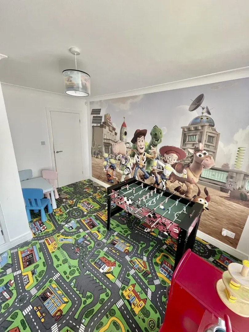 Four Corners Holiday Home with Hot Tub & Sauna