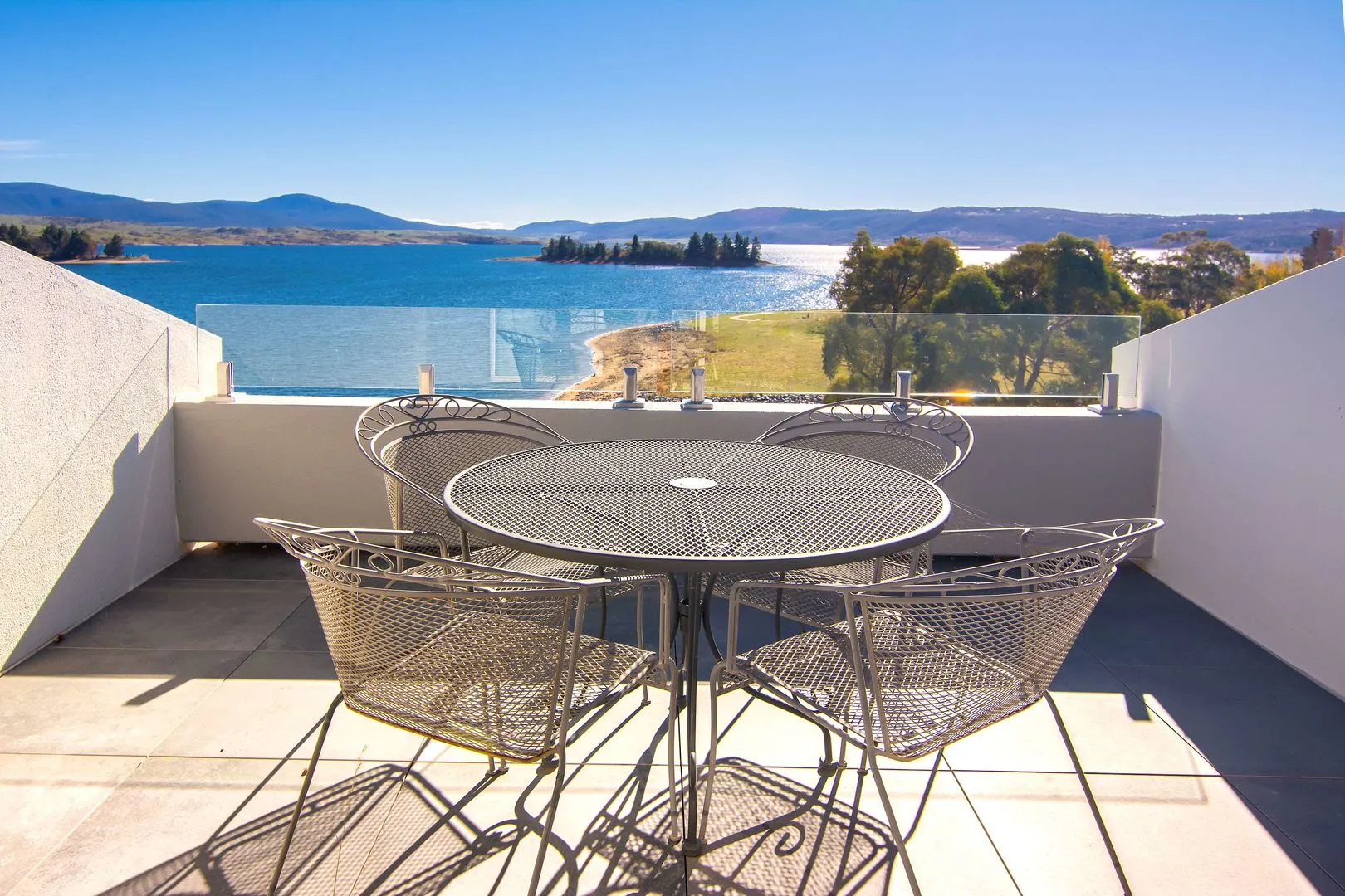 Horizons Lake Jindabyne